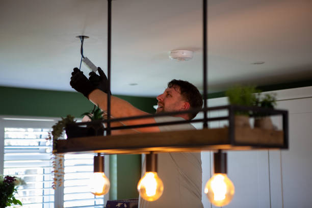 Best Licensed Electrician  in Collinsvle, IL